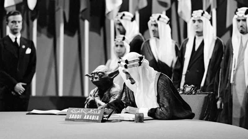 Illustration for article titled Saudi schoolbook depicts Master Yoda at the UN.